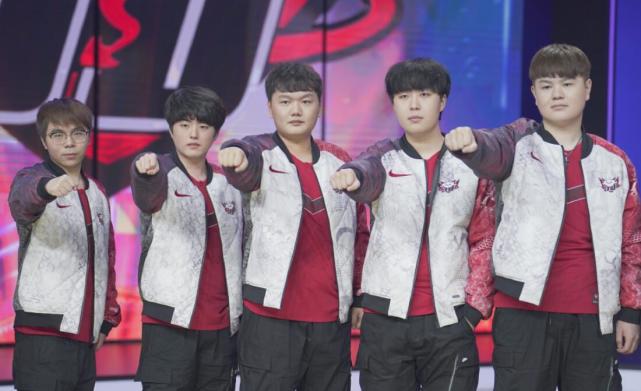 埃米利亚诺 埃米利亚诺